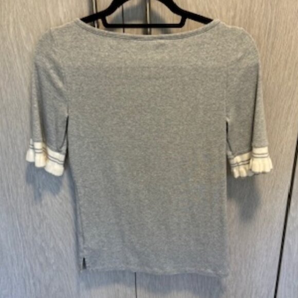 Lauren Ralph Lauren Gray Ruffled Top – Size Medium - Picture 4 of 9